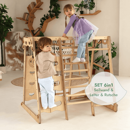 Indoor Spielplatz: Klettergerüst aus Holz mit Schaukel, Rutsche, Seil, Treppe