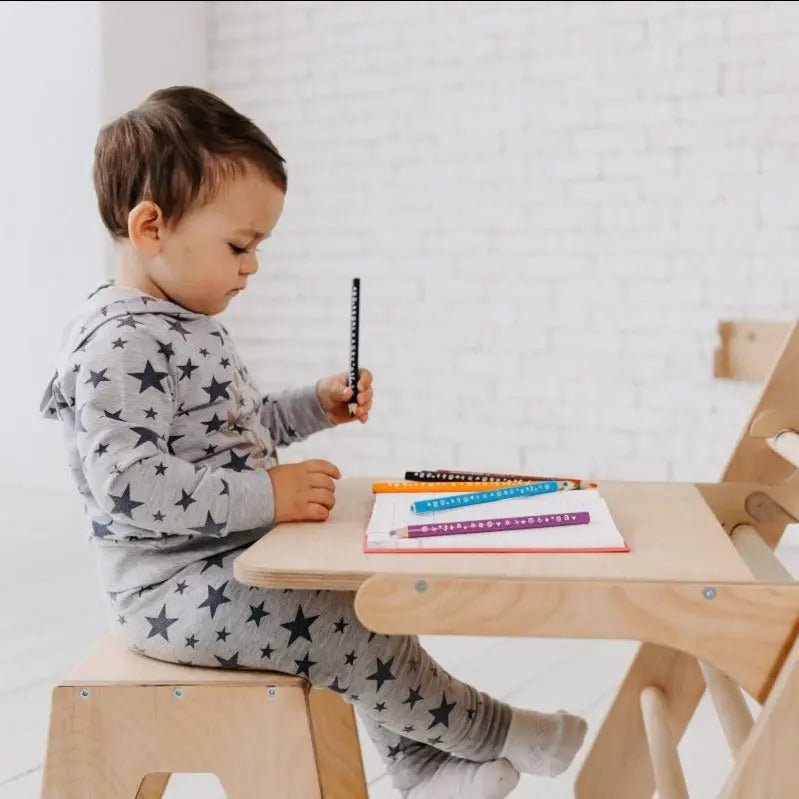 Staffelei mit Kinderstuhl